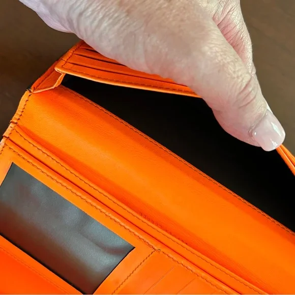 *AUTHENTIC*GUCCI GG SUPREME MONOGRAM ORANGE HEART WALLET - Picture 11 of 15